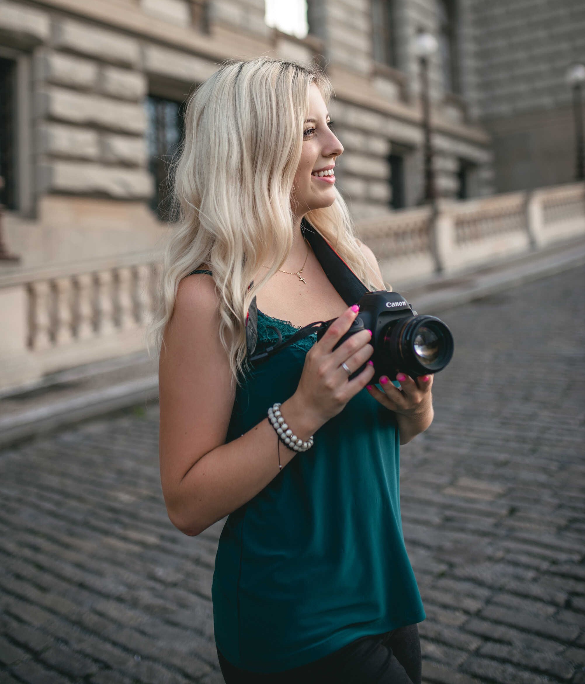 Portrétní fotografie Hanky Jedličkové při focení