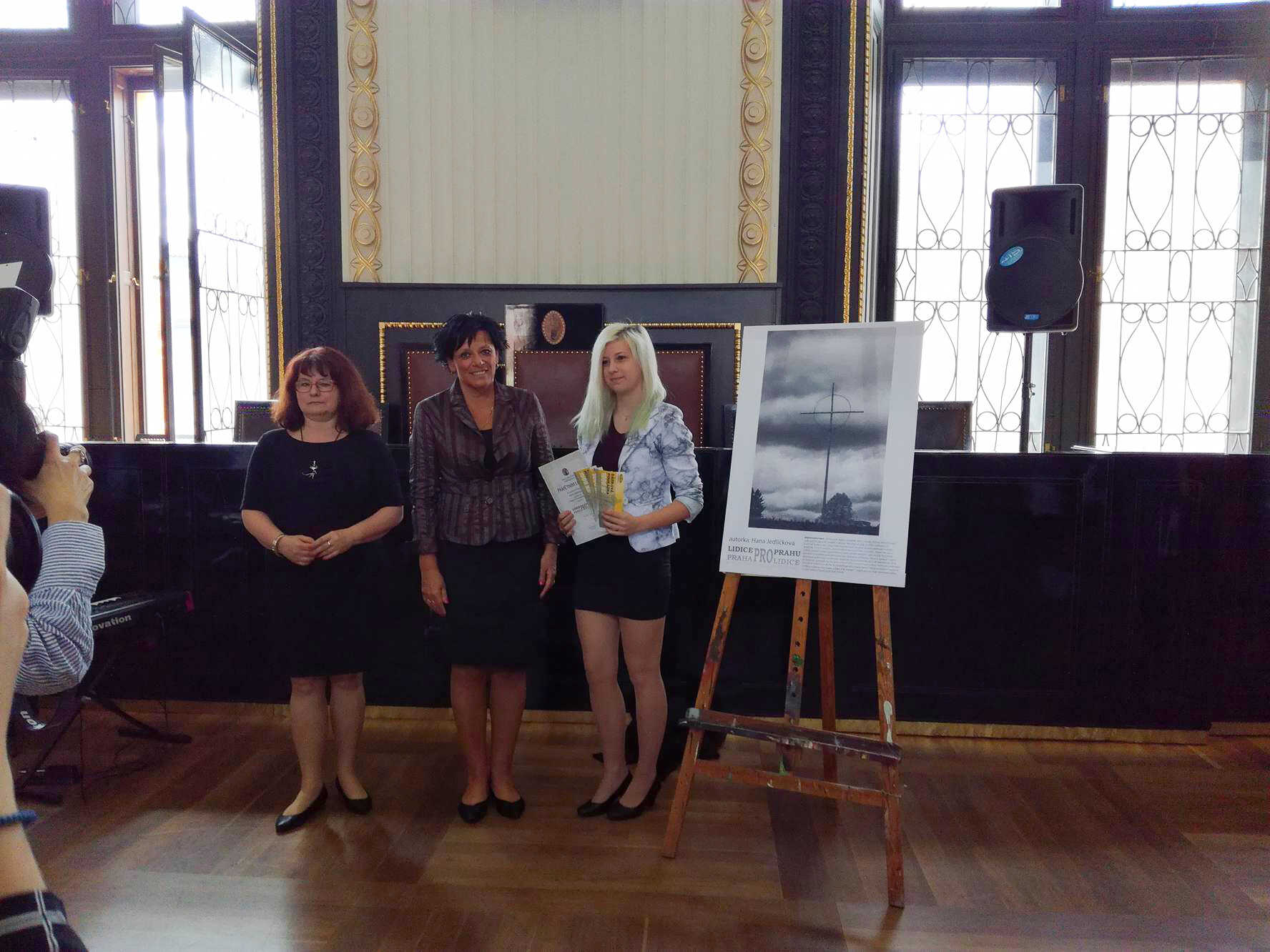 Portrétní fotografie Hanky Jedličkové při focení